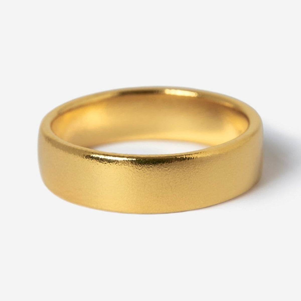 Billie Jo Serenity Ring in 18k gold vermeil, a minimalist piece of Australian men’s jewellery with a smooth, polished dome band.