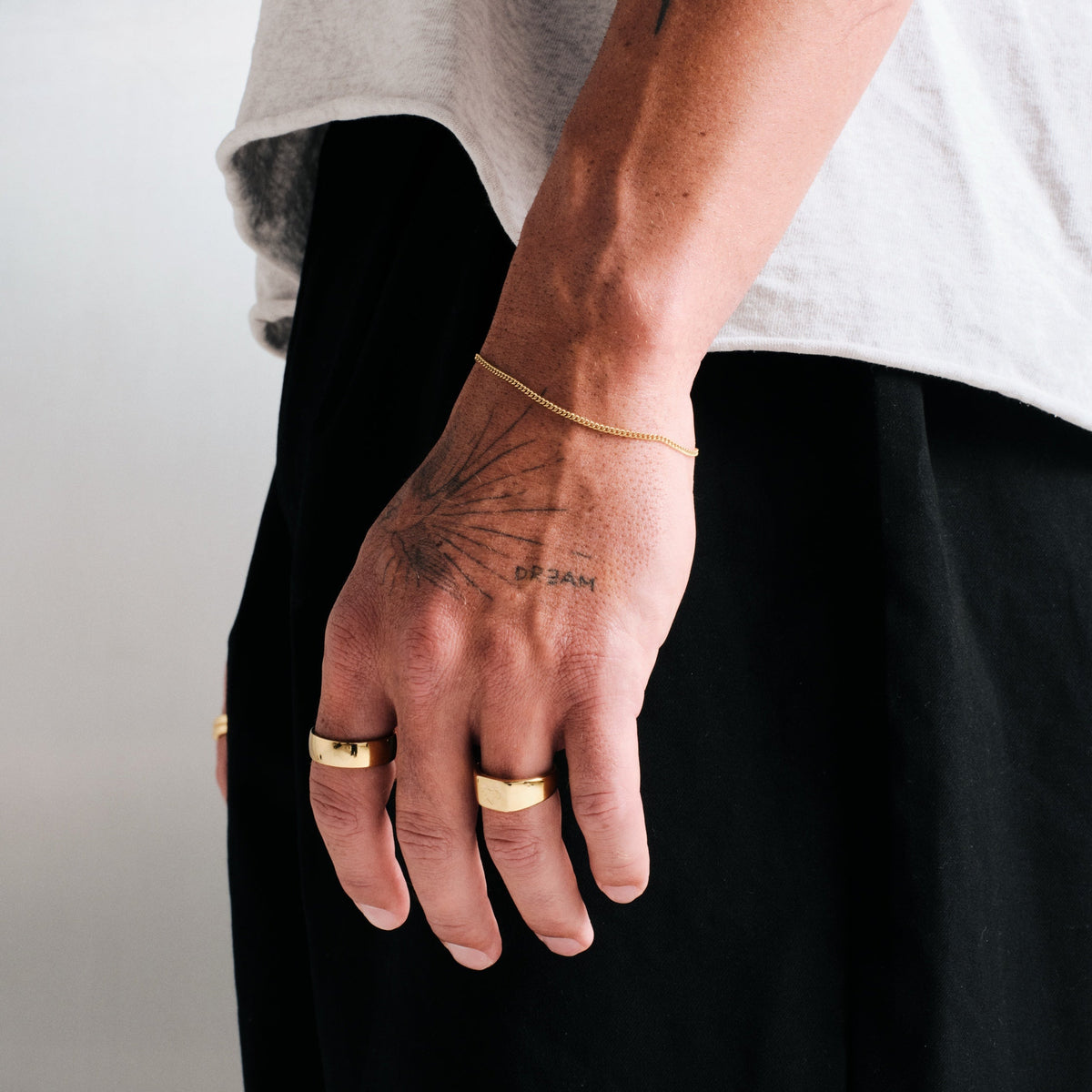 SLIM CURB BRACELET | GOLD